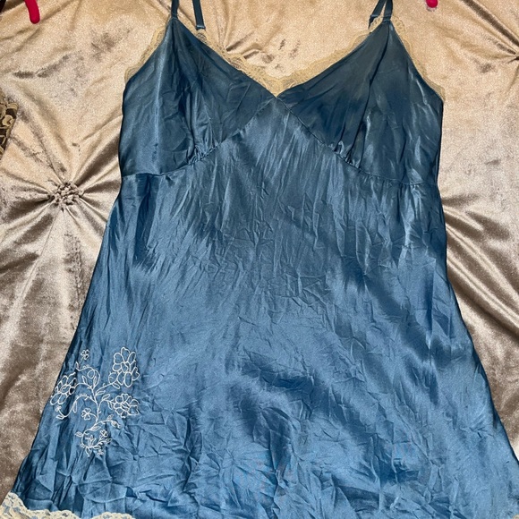Beautiful Blue & Brown Silk & Lace Trim Cami’s 💙🤎 - Picture 3 of 3